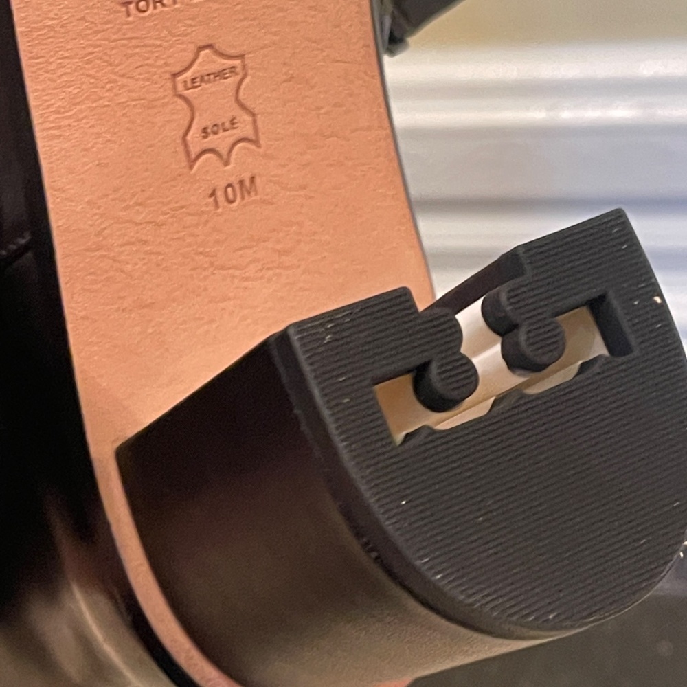 New Tory Burch stamped heel zip bootie - Picture 4 of 9